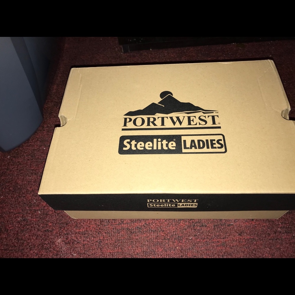 Shoes - Picture 7 of 7